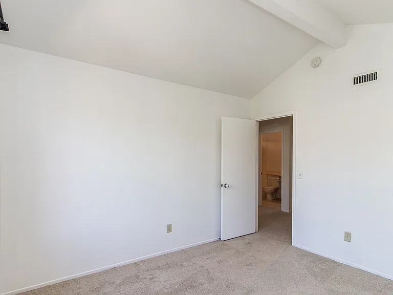 1821 Avenida Segovia — Photo 19