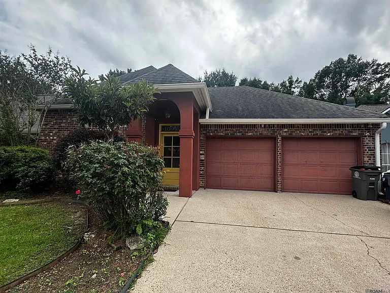 10642 Molly Ave — Photo 1