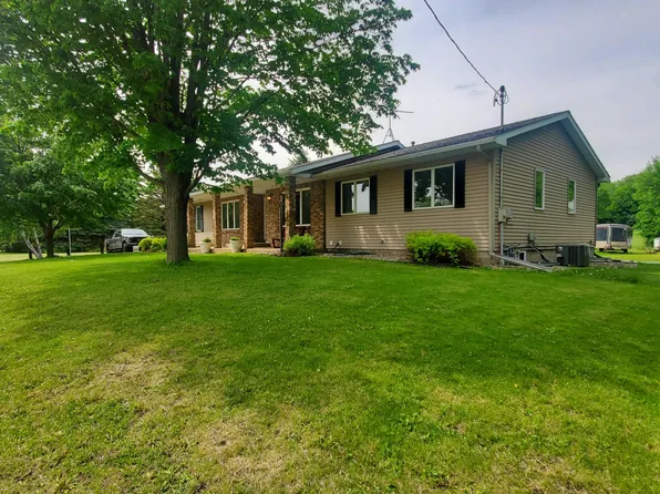 1966 Shoreline Blvd, Shakopee, MN 55379