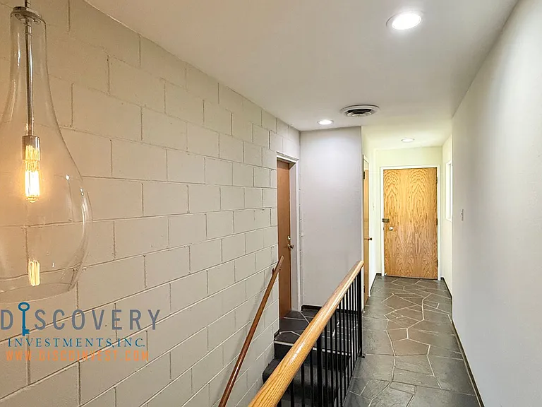 16 Carisbrook Ln — Photo 3
