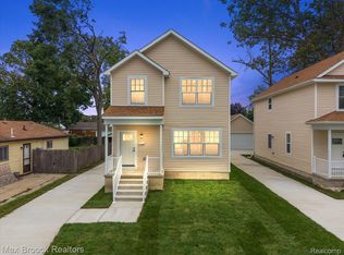 27828 Groveland St, Madison Heights, MI 48071