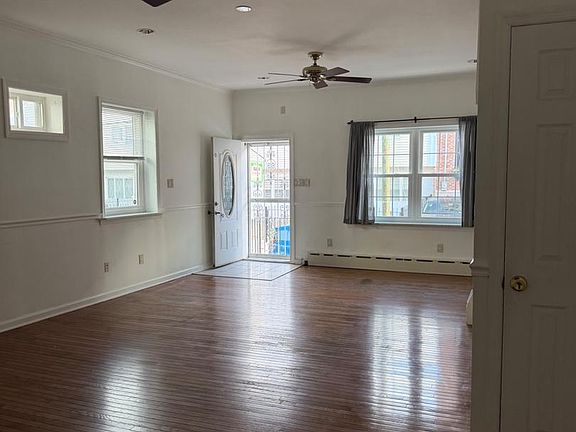5th image of 519 E Cabot St