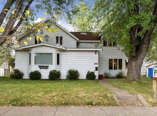 1013 Saint Croix St, Hudson, WI 54016