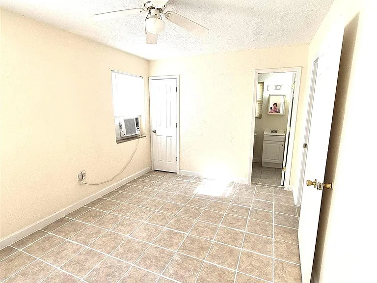 2 Ellis Dr #A — Photo 10