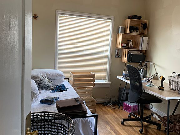 3rd image of 2231 Ebers St