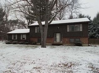 8 Worden Ln, Saratoga Springs, NY 12866