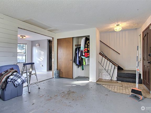 3rd image of 9108 158th Street E