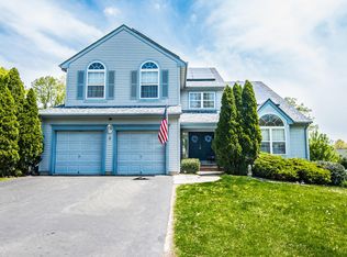 3 Knollcrest Dr, Howell, NJ 07731