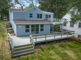 2020 Grove Ln, Barrington, IL 60013