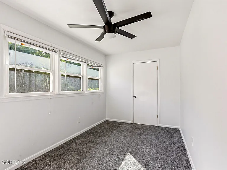2021 Paterson Ave — Photo 23