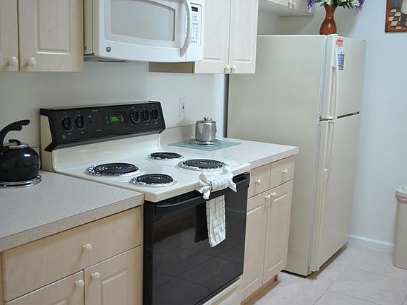 3rd image of 8100 Princess Palm Ln APT 304
