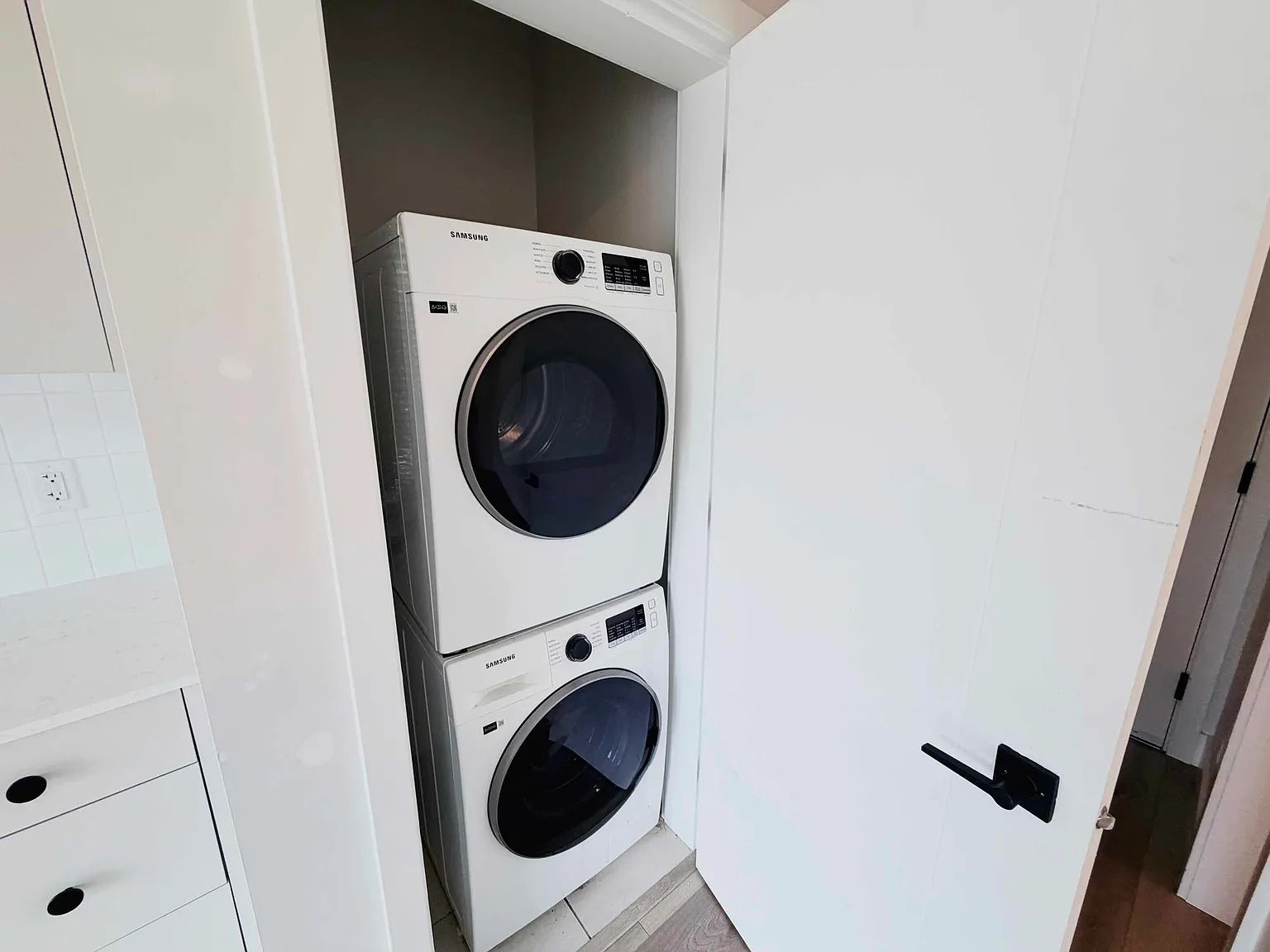 Studio, 301 sqft, $1,400 — Photo 4