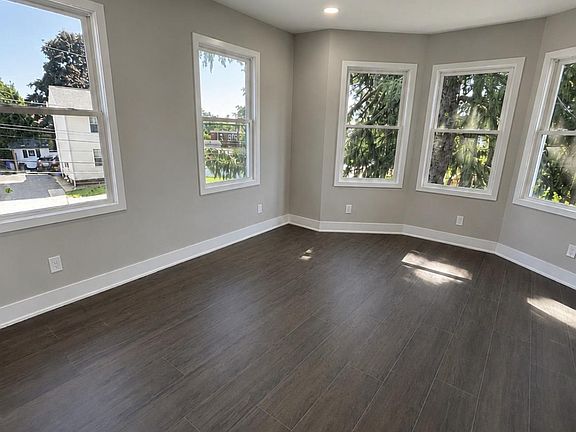 5th image of 122 Burmont Rd Floor 3