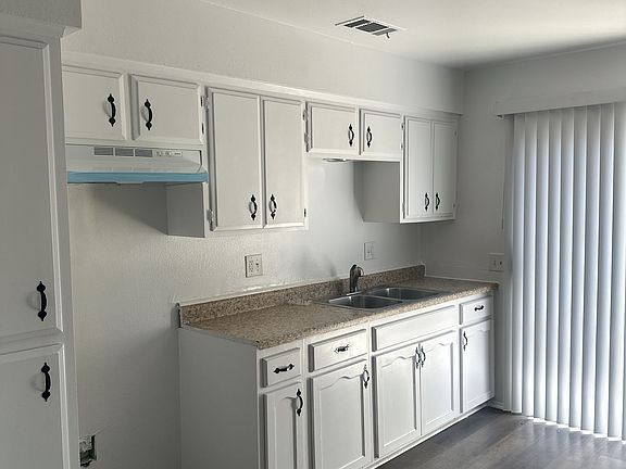 4th image of 1155 W Oakland Ave #C