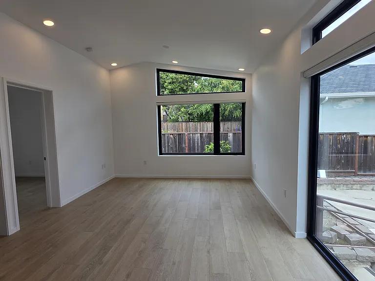 11B Hazel Ave — Photo 2