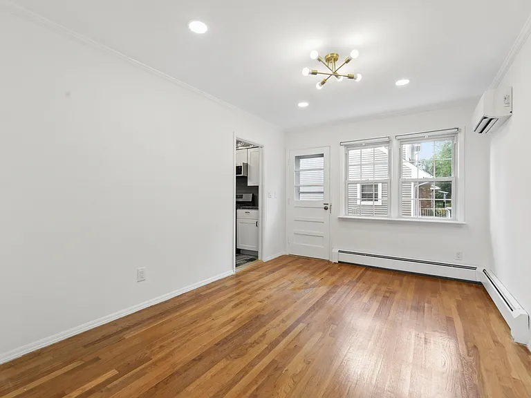 81 Cortlandt Pl — Photo 9