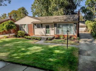 32306 Barkley St, Livonia, MI 48154