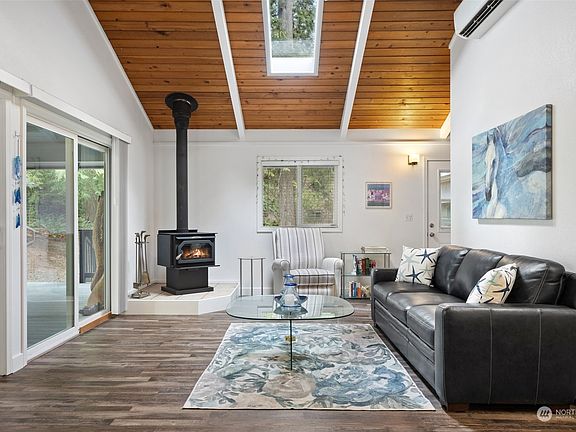 5th image of 156 E Barnacle Boulevard