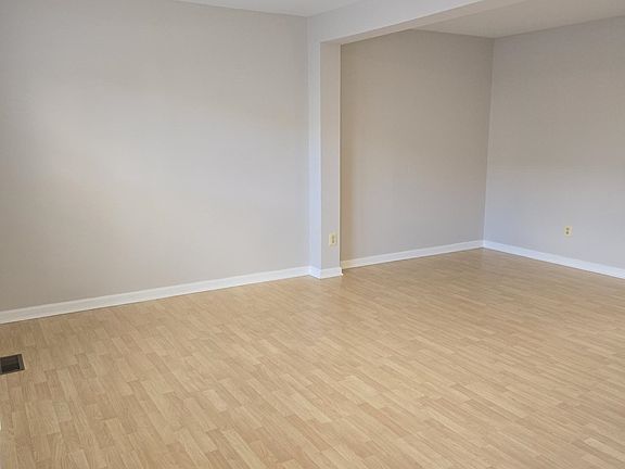 2nd image of 216 Barrett Run Pl