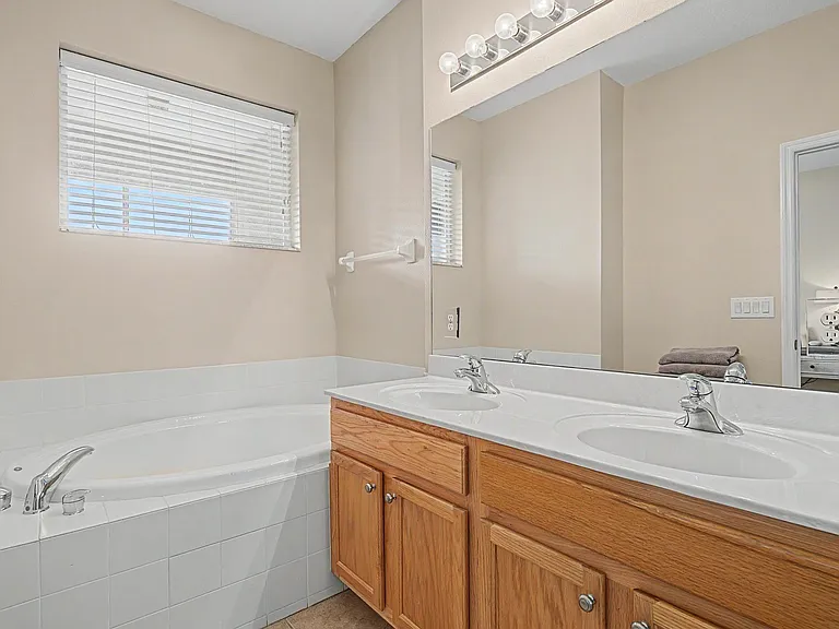 2145 Park Crescent Dr — Photo 11
