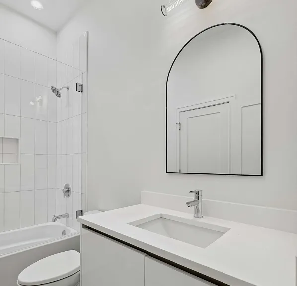 3409 N Bosworth Ave #1W — Photo 7