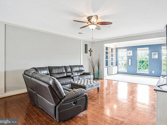 3rd image of 8011 Crescent Park Dr #182