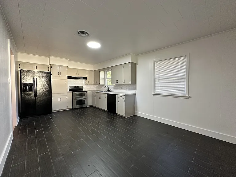 107 Elliott Pl — Photo 3