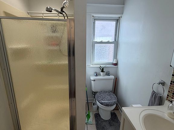 4th image of 39 Lincoln St Floor 3