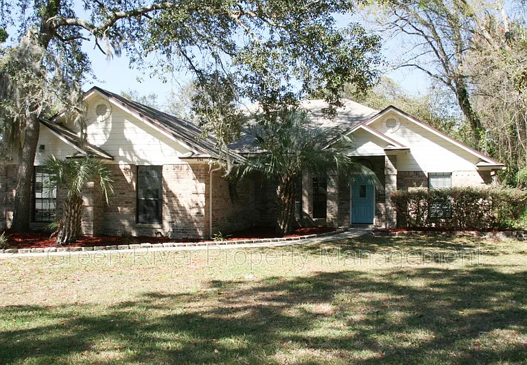 6106 Pine Ave — Photo 1