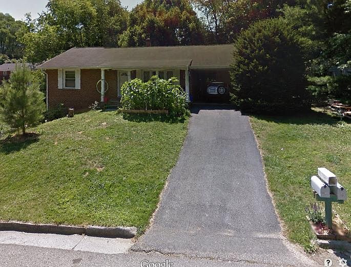1st image of 210 Reynolds St