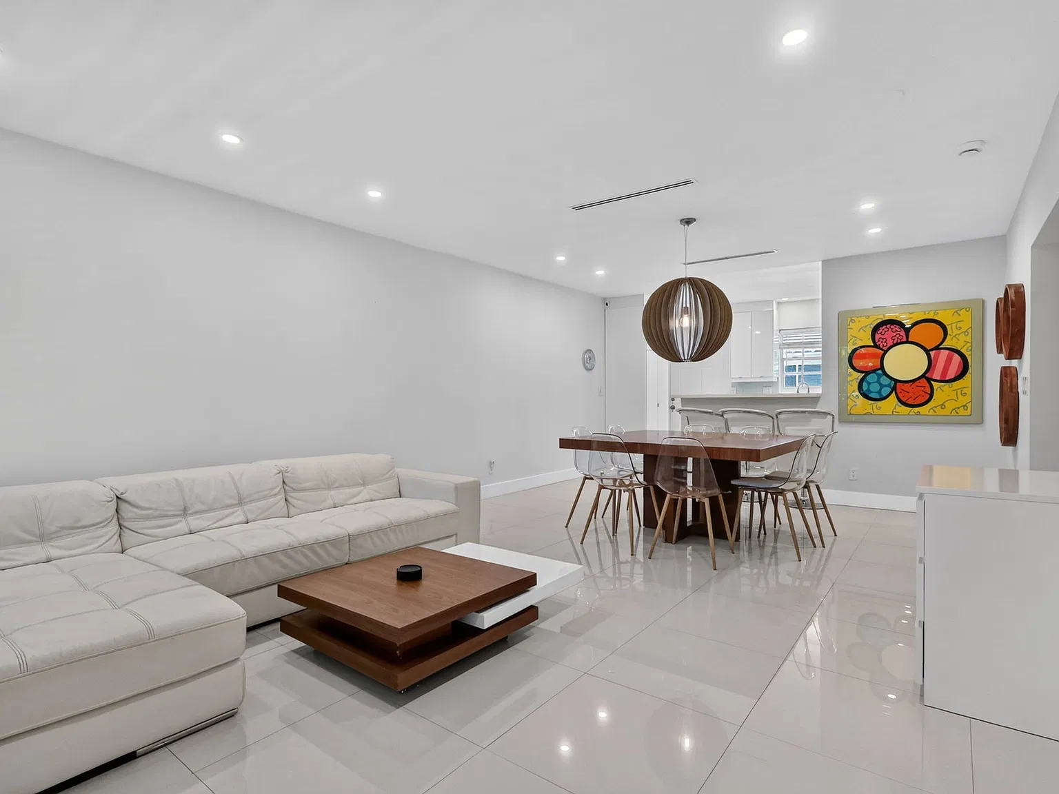 2 bed, 930 sqft, $3,950 — Photo 4