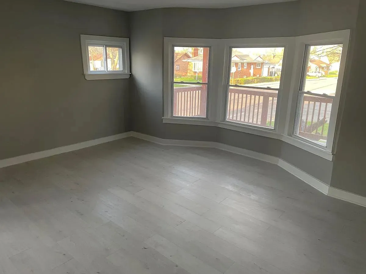 2 bed, 1250 sqft, $1,000 — Photo 2