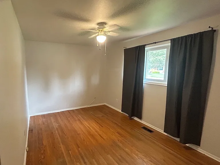 6 Montgomery St #MAIN FLOOR — Photo 7