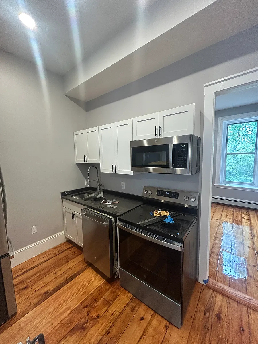 Building Photo - 31 Newton St #1A