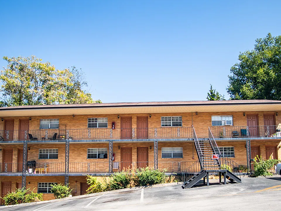 1701 Hutchinson Ave #21