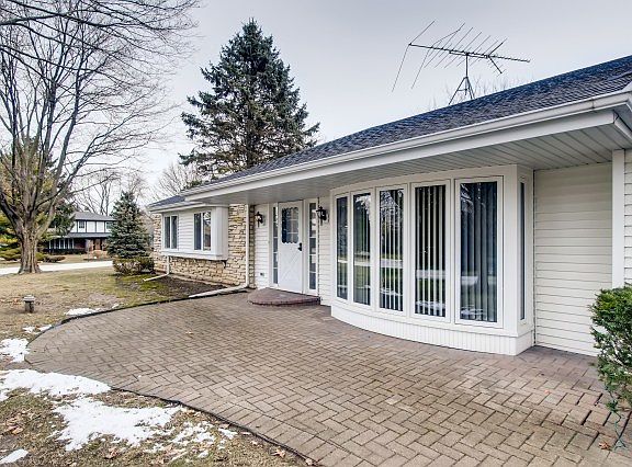3rd image of 401 Minnaqua Dr