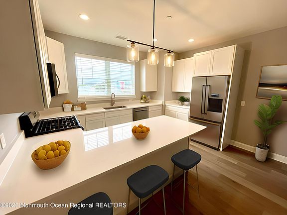 4th image of 64 Sheridan Avenue #B
