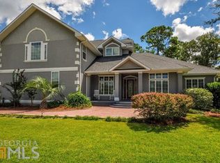 902 Riverview Dr E, Saint Marys, GA 31558