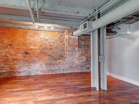 5th image of 6533 E Jefferson Ave #14/127E