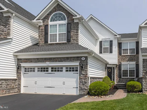 46 Hillyer Ln, Newtown, PA 18940
