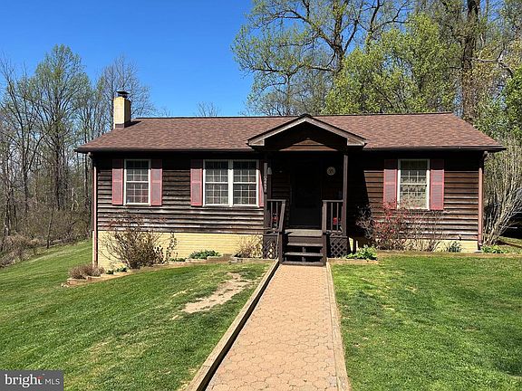 3rd image of 267 Red Robin Ln