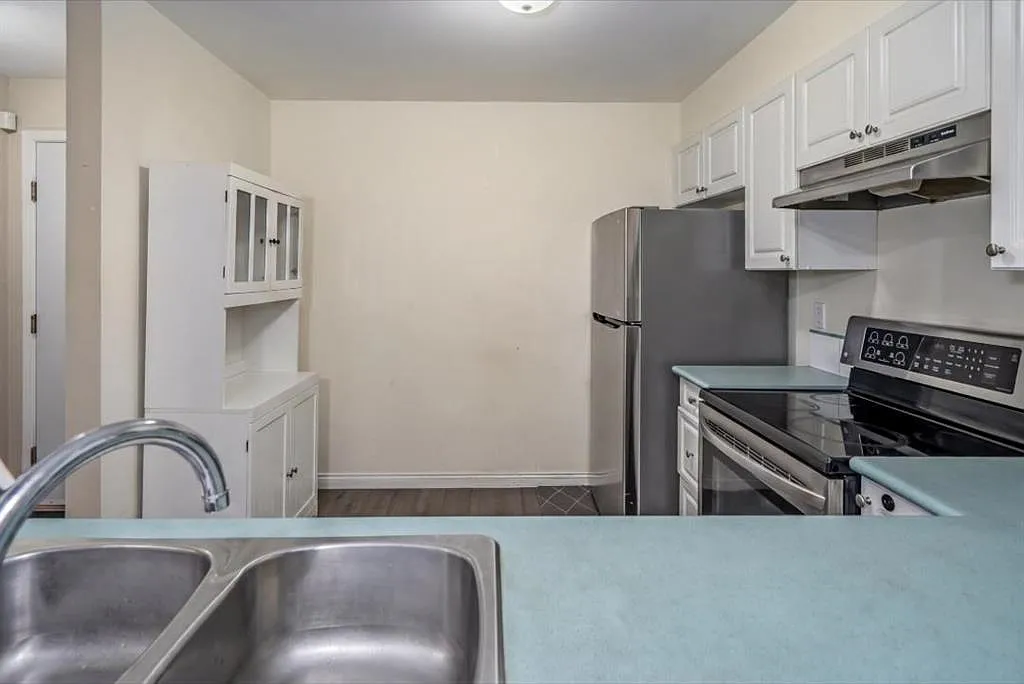 2 bed, 1016 sqft, $2,300 — Photo 3