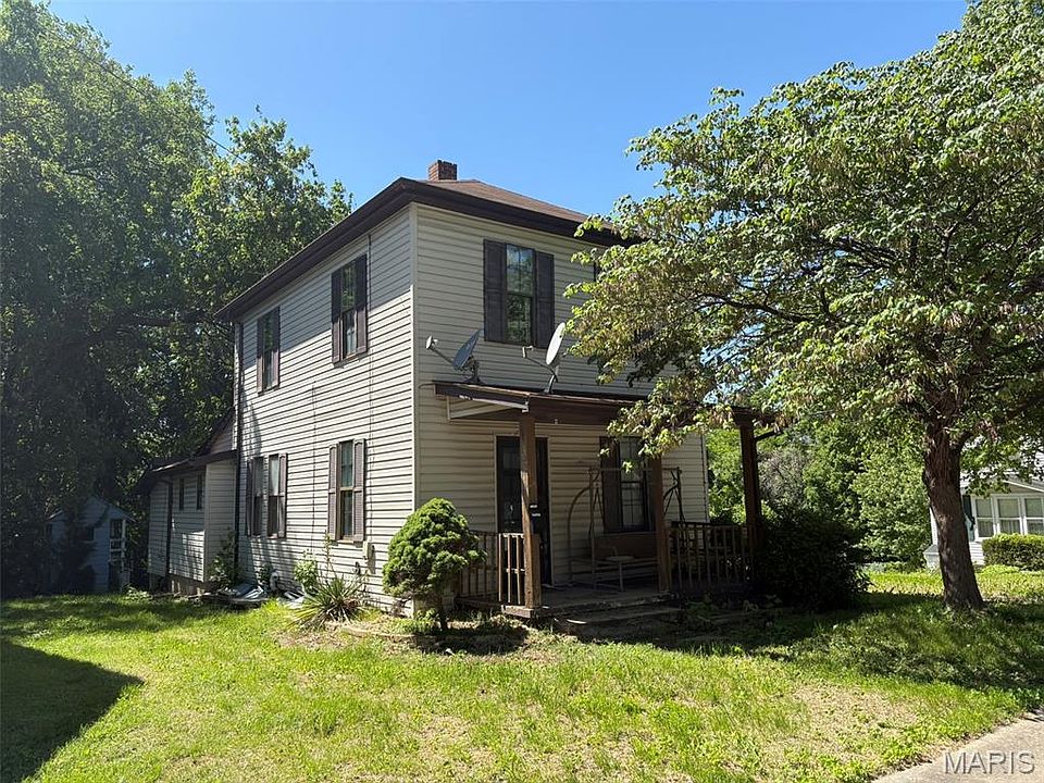 1st image of 301 Plum St