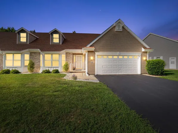 2525 Village Ln, Oshkosh, WI 54904