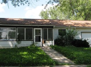 526 Badger Dr, Baraboo, WI 53913