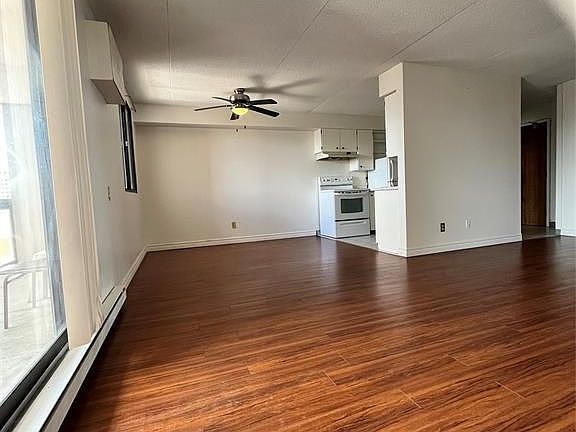 4th image of 150 Park St W #1607