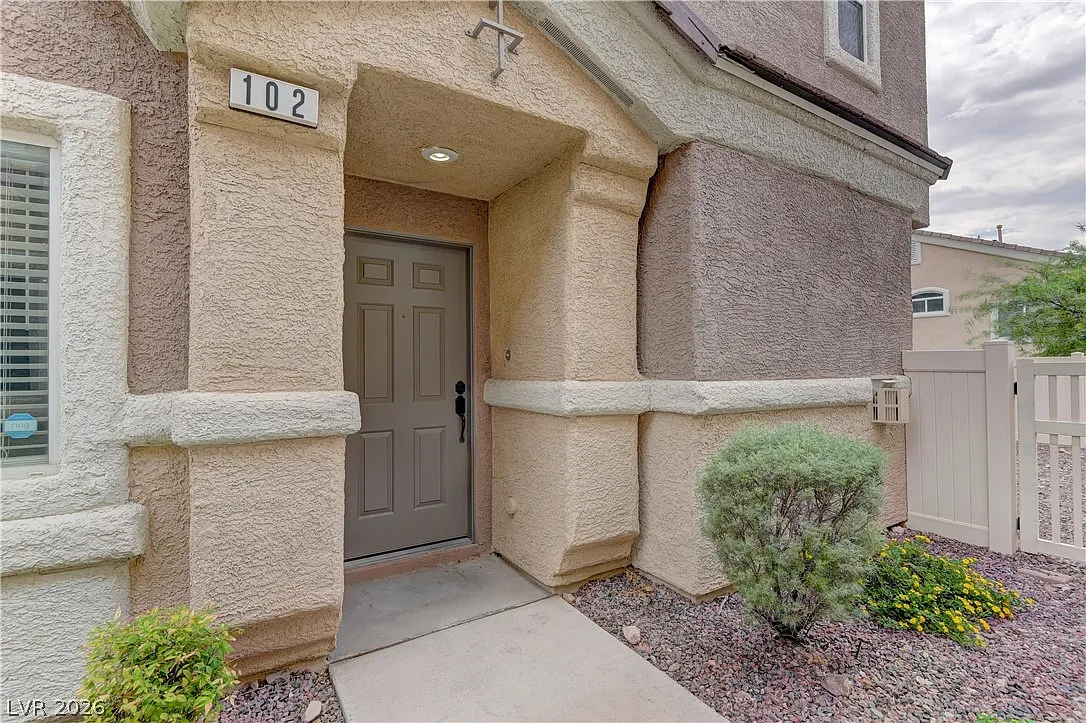 3 bed, 2.5 bath, 1413 sqft, $1,840 — Photo 3