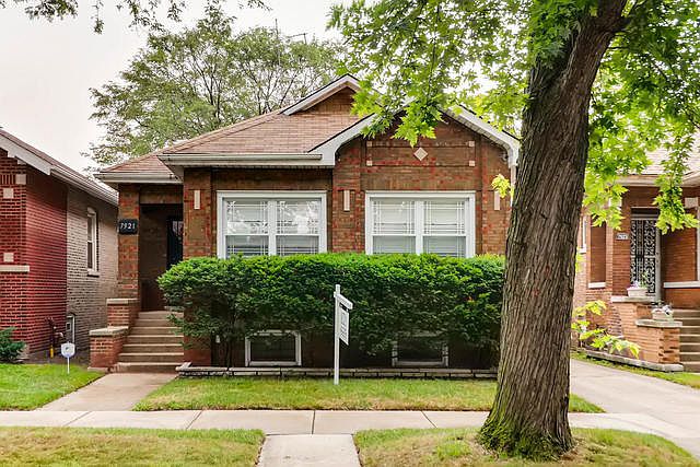 1st image of 7921 S Crandon Ave