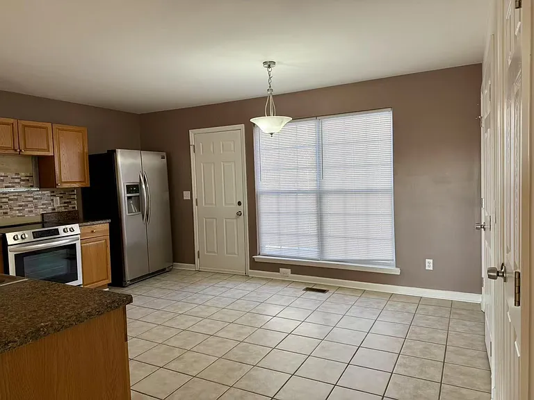 515 Cedarmont Dr — Photo 5