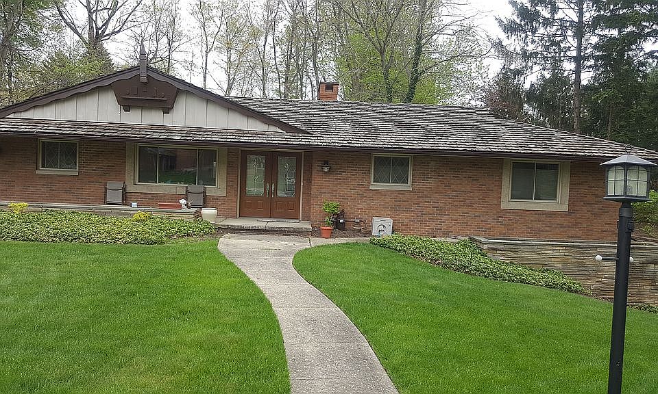 1st image of 8055 Robin Ln